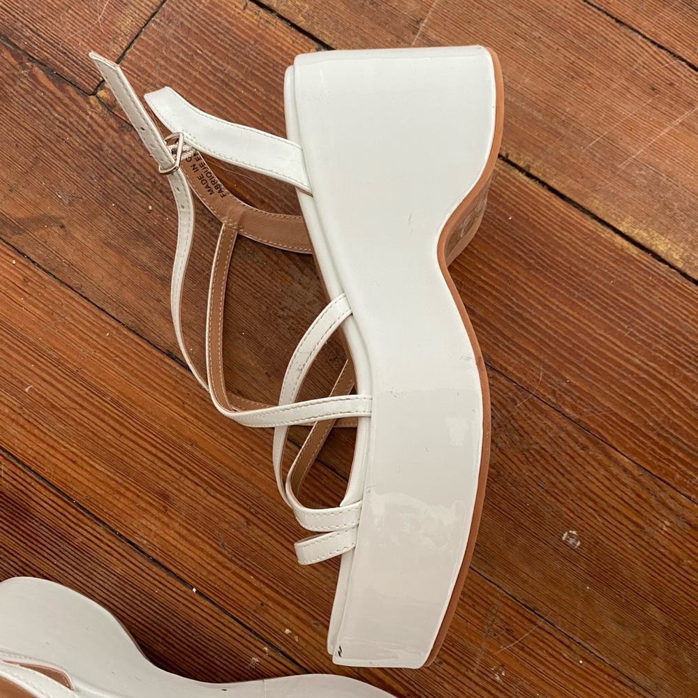 Platforms - Picture 2 of 2